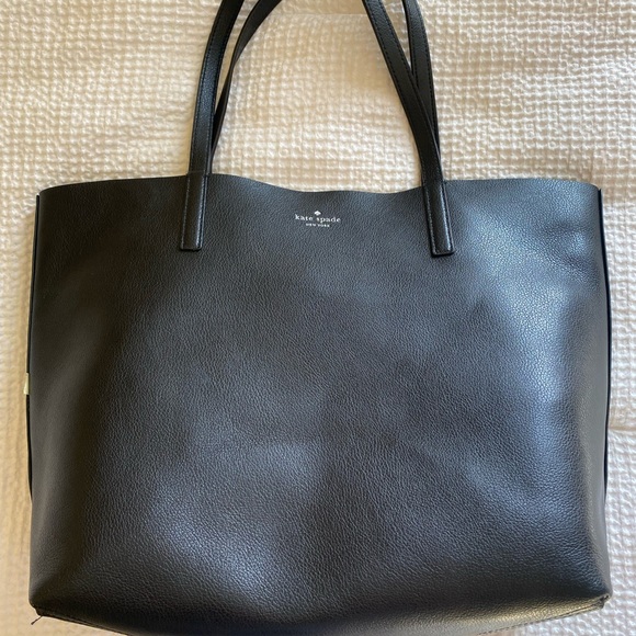 Kate Spade Tote (Reversible) - Picture 2 of 5